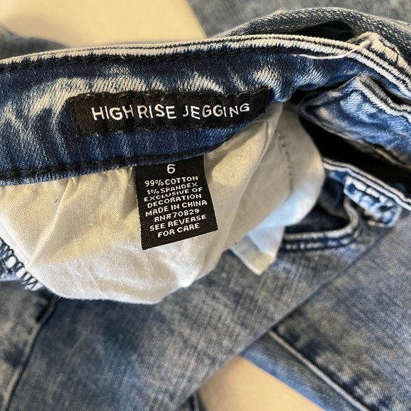 Distressed Acid wash high-rise ankle jeans by Rue - Picture 4 of 5